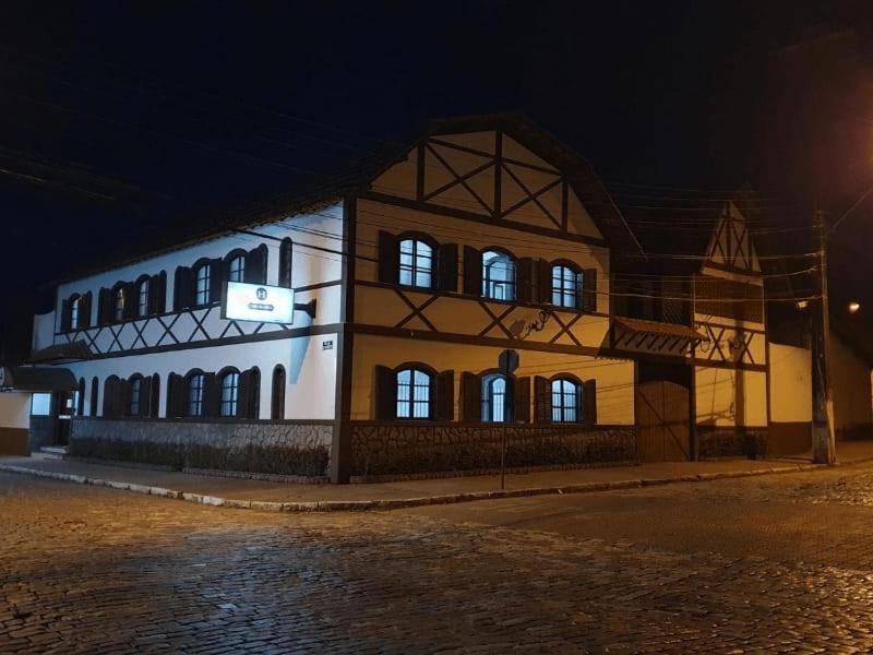 Casa Blanca Pousada Hotel Sao Lourenco  Zewnętrze zdjęcie